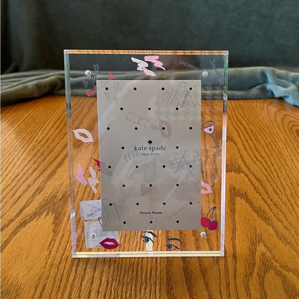 NWT Kate Spade 5x7 Photo Frame in Love Notes OR White Dot Clear Acrylic - Picture 3 of 4